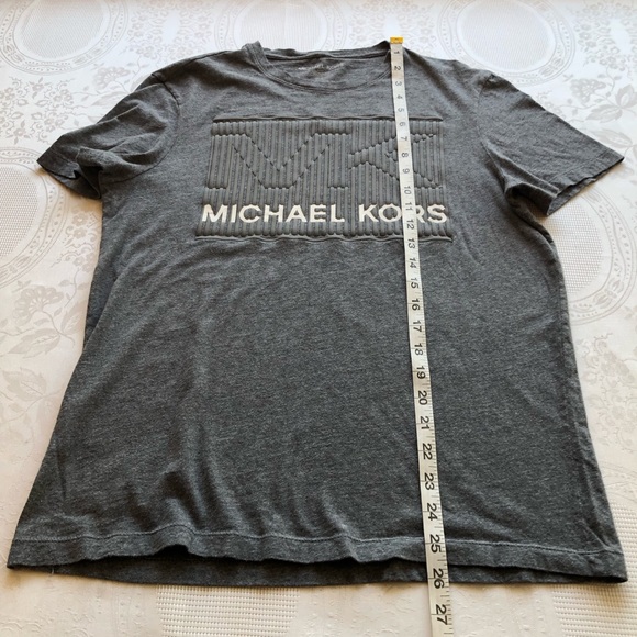 Michael Kors MK Gray T-Shirt Women’s Size S Short Sleeves Crew Neck Casual-Fit - Picture 13 of 16
